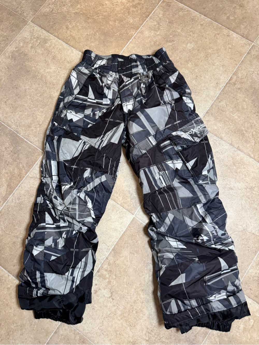 ZeroXposur Black & Gray Geometric Cargo Snow Pants